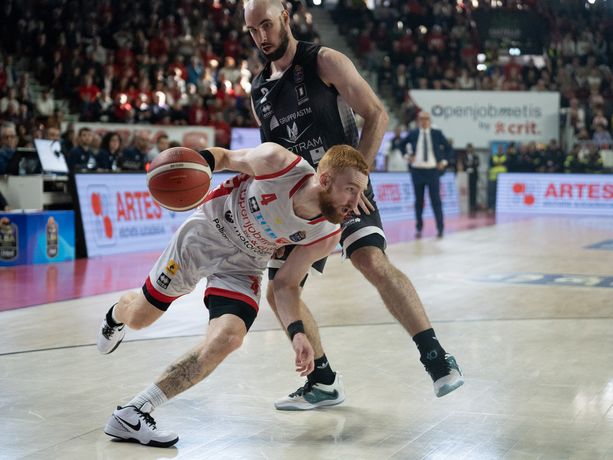 Dura 20 minuti l'illusione biancorossa. Poi Tortona alza la voce e vince