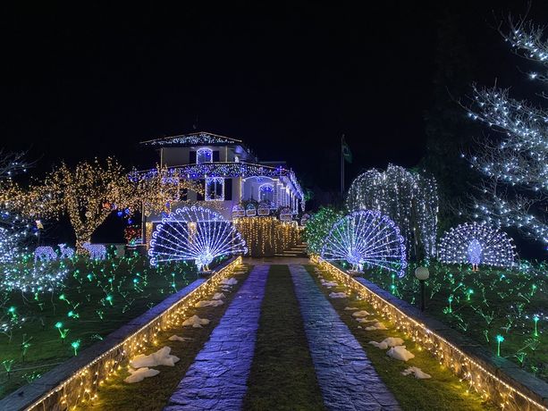 Torna lo spettacolo unico delle lucine di Natale di Leggiuno che quest'anno si faranno a Laveno Torna lo spettacolo unico delle lucine di Natale di Leggiuno che quest'anno si faranno a Laveno