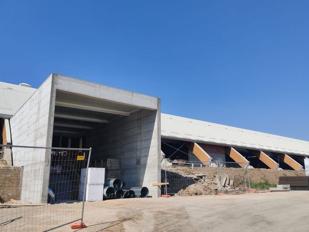 Infortunio sul lavoro nel cantiere del Palaghiaccio a Varese: grave un operaio Infortunio sul lavoro nel cantiere del Palaghiaccio a Varese: grave un operaio