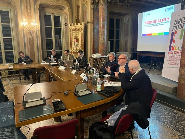 La Varese del futuro parte da cinque &quot;immagini&quot; e da duecento persone