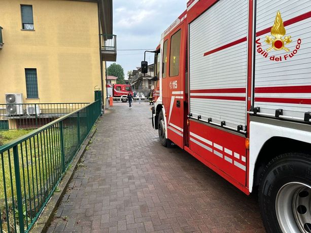 FOTO. Incendio in un garage di Cairate: trentenne ustionato FOTO. Incendio in un garage di Cairate: trentenne ustionato