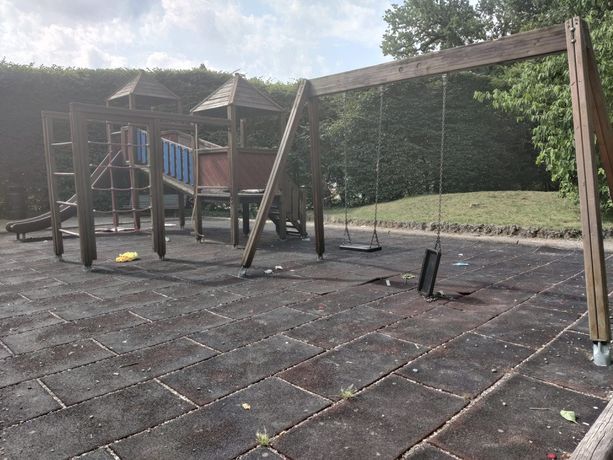 Maxi schermo ai Giardini Estensi, il giorno dopo tanti rifiuti. Zanzi: «Io non l’avrei permesso»