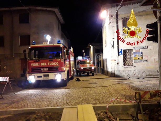 Brenta, abitazione in fiamme nelle notte: cinque intossicati, due sono bambini