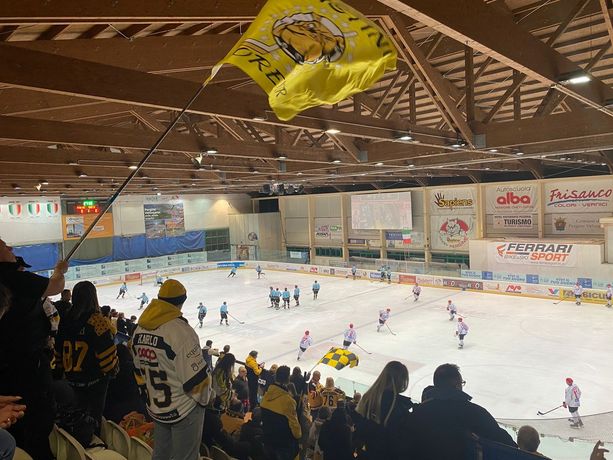 IN DIRETTA. Pergine-Varese. Duecento tifosi gialloneri in Trentino per prendersi la finale IN DIRETTA. Pergine-Varese. Duecento tifosi gialloneri in Trentino per prendersi la finale