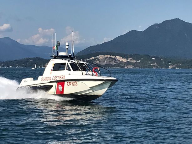 Laveno, si getta nelle acque del lago per farla finita. Salvato dalla motovedetta della Guardia Costiera Laveno, si getta nelle acque del lago per farla finita. Salvato dalla motovedetta della Guardia Costiera