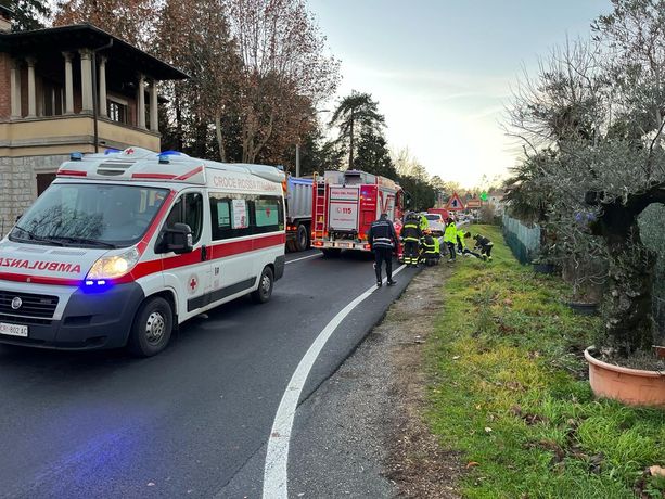 Travolto sulla statale 394 tra Varese e Casciago: è gravissimo Travolto sulla statale 394 tra Varese e Casciago: è gravissimo