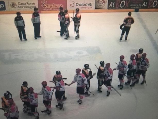 HOCKEY. Il morso dei veri Mastini: 6-4 a Pergine con otto assenti. Testa e morale da playoff