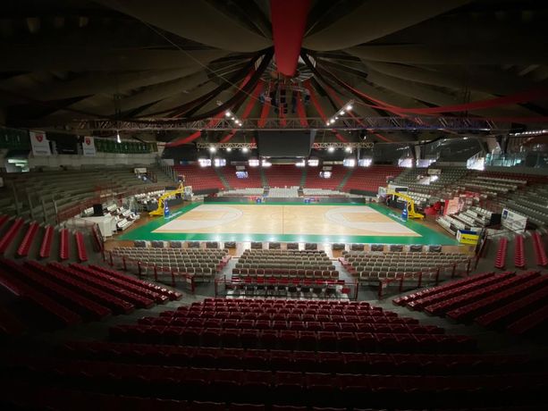 Un momento storico per Varese: la Regione pronta a finanziare il completamento del palazzetto Un momento storico per Varese: la Regione pronta a finanziare il completamento del palazzetto