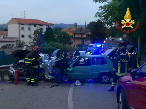 Scontro tra auto a Castiglione Olona, quattro persone coinvolte Scontro tra auto a Castiglione Olona, quattro persone coinvolte