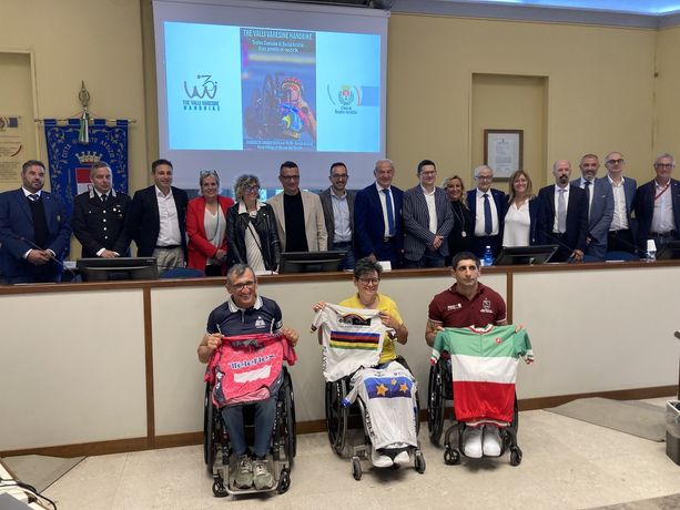Ecco la prima Tre Valli Varesine Handbike. Una grande gioco di squadra e una «sfida vinta» Ecco la prima Tre Valli Varesine Handbike. Una grande gioco di squadra e una «sfida vinta»