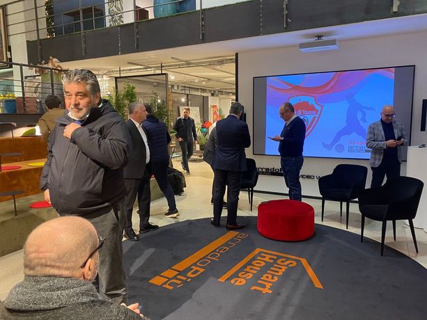 IN DIRETTA. Il Varese presenta le novità societarie: entra Foghinazzi e si occupa del vivaio IN DIRETTA. Il Varese presenta le novità societarie: entra Foghinazzi e si occupa del vivaio