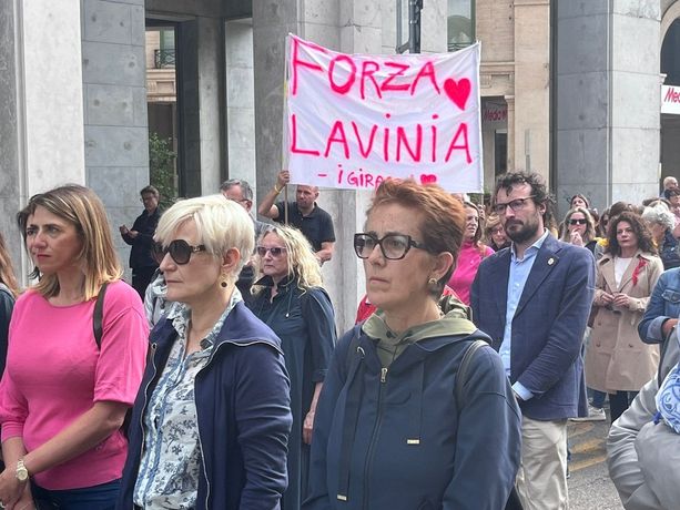 Lavinia Limido dimessa in giornata dall'ospedale. Venerdì una Messa di suffragio per papà Fabio Lavinia Limido dimessa in giornata dall'ospedale. Venerdì una Messa di suffragio per papà Fabio