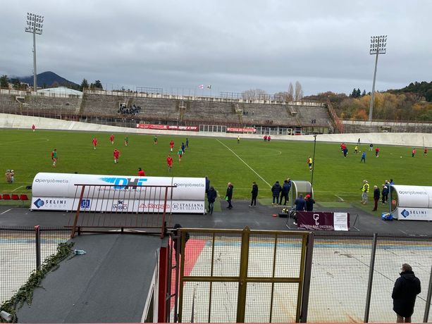 IN DIRETTA. Varese-Caronnese nel gelo del Franco Ossola. Più giocatori nuovi che pubblico