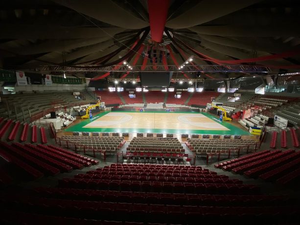 BASKET. Se si riprende, due date possibili (16 maggio e 30 giugno) ma su formula e porte chiuse non c'è accordo. E se invece si chiude tutto... BASKET. Se si riprende, due date possibili (16 maggio e 30 giugno) ma su formula e porte chiuse non c'è accordo. E se invece si chiude tutto...