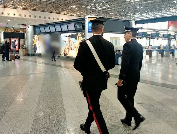 Festività natalizie all'insegna della sicurezza in provincia di Varese: intensificati i controlli delle forze dell'ordine Festività natalizie all'insegna della sicurezza in provincia di Varese: intensificati i controlli delle forze dell'ordine