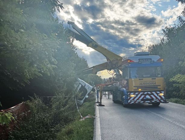 Cherasco, riaperta la provinciale 661 dopo l’incidente a un autoarticolato