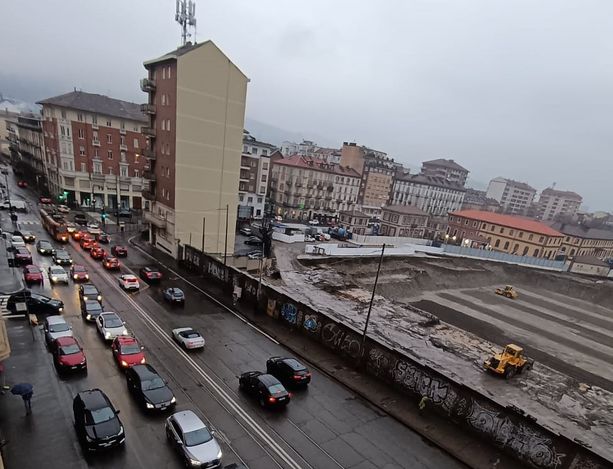 Telecamere bus corso Sommeiller, diminuiti del 70% i passaggi vietati di auto Telecamere bus corso Sommeiller, diminuiti del 70% i passaggi vietati di auto