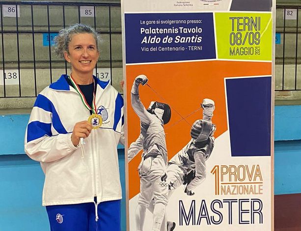 Laura, 48 anni e la passione per la scherma: vola agli Europei