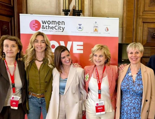 Salis a Bari: “Gender gap, in Italia un problema economico. Primarie? Strumento divisivo” Salis a Bari: “Gender gap, in Italia un problema economico. Primarie? Strumento divisivo”