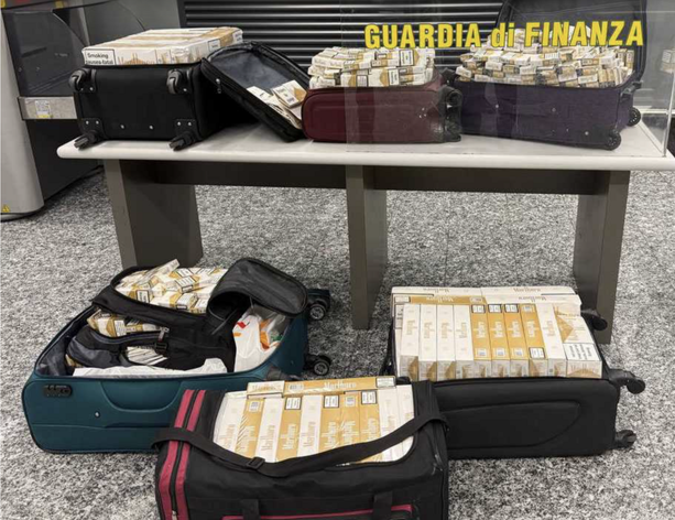 Guardia di Finanza, a Malpensa sequestrati oltre mille chili di sigarette di contrabbando e melassa