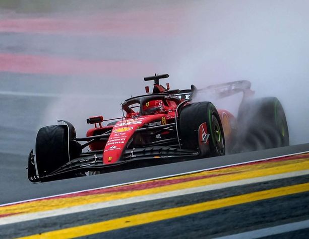 F1. In Belgio SPAventoso Verstappen, pole ma è in penalità: e allora domenica davanti a tutti partirà Charles Leclerc
