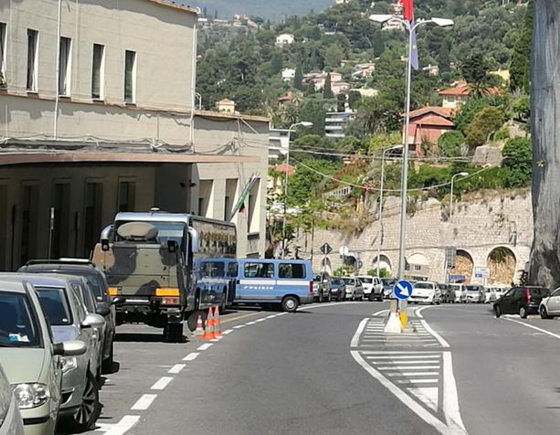 75 viaggi della speranza per 200 euro di compenso: smantellata una gang di passeur tra Italia e Francia 75 viaggi della speranza per 200 euro di compenso: smantellata una gang di passeur tra Italia e Francia