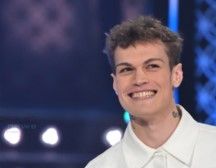 Con ‘Desnuda’ per la prima volta Blanco canta in spagnolo