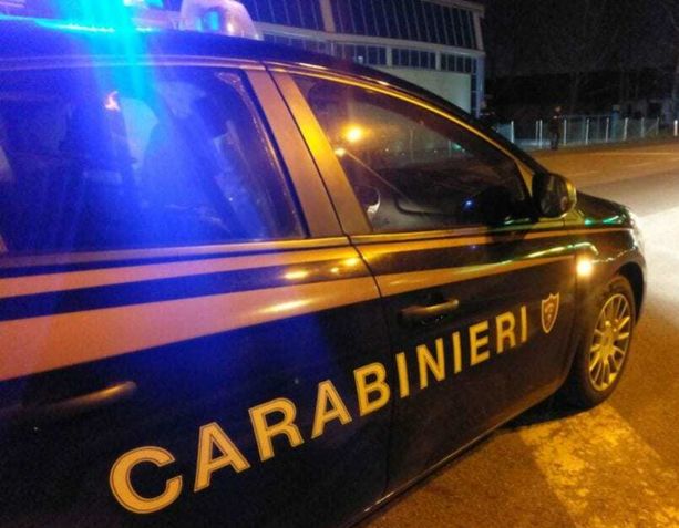 Rissa tra giovanissimi in Piemonte: diciassettenne varesino ferito con un'ascia