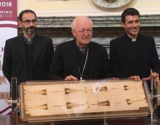 L'annuncio di Nosiglia: "Per la vigilia di Pasqua Ostensione 'virtuale' della Sindone" L'annuncio di Nosiglia: "Per la vigilia di Pasqua Ostensione 'virtuale' della Sindone"