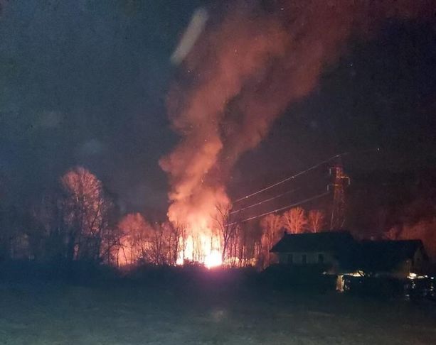 Incendio in una casa a Stabio, una persona intossicata e strada chiusa: traffico in tilt e pesanti disagi per i frontalieri Incendio in una casa a Stabio, una persona intossicata e strada chiusa: traffico in tilt e pesanti disagi per i frontalieri