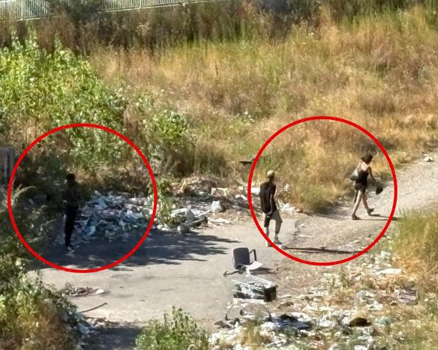 Gli irriducibili delle Ferrovie, sulla Spina si fa la fila per comprare la droga [FOTO]