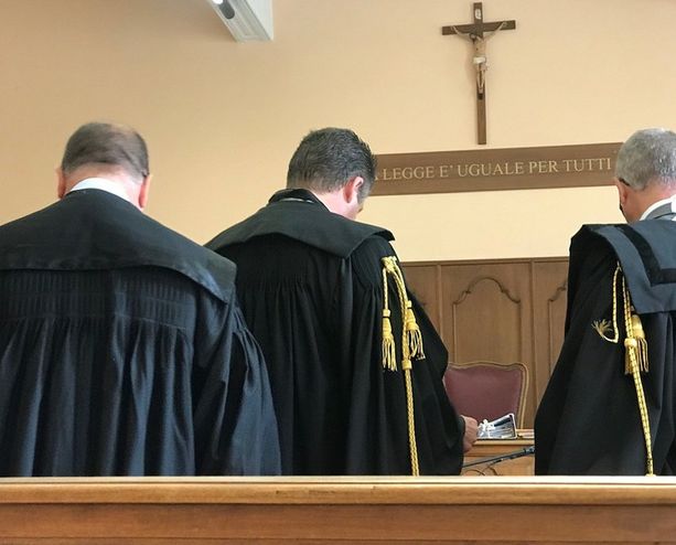 In tribunale a Cuneo primi testimoni nel processo che vede tra gli imputati la madre di Matteo Renzi