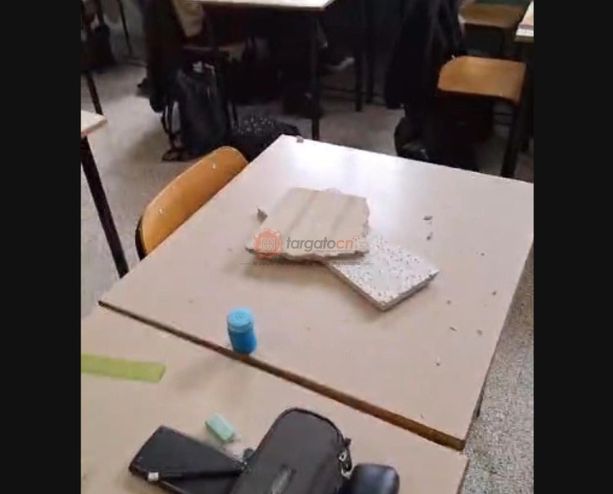 Non c'è pace per il liceo di Cuneo: nel giorno del rientro in aula, nuovi crolli allo Scientifico Non c'è pace per il liceo di Cuneo: nel giorno del rientro in aula, nuovi crolli allo Scientifico