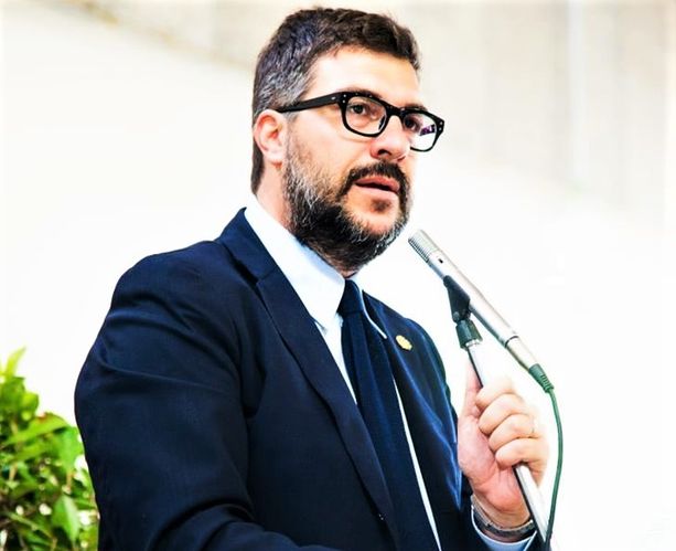 Il Pd? “Una delle cause della crisi”. Renzi? “Ha disarticolato il quadro. Chi e come lo ricomporrà?”