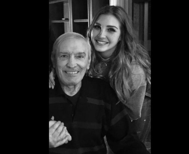 Gli auguri di compleanno più belli per Gigi Riva arrivano dalla nipote Virginia: «E' il mio nonno campione, la luce che illumina la mia vita, come i suoi racconti su Leggiuno e il Lago Maggiore»