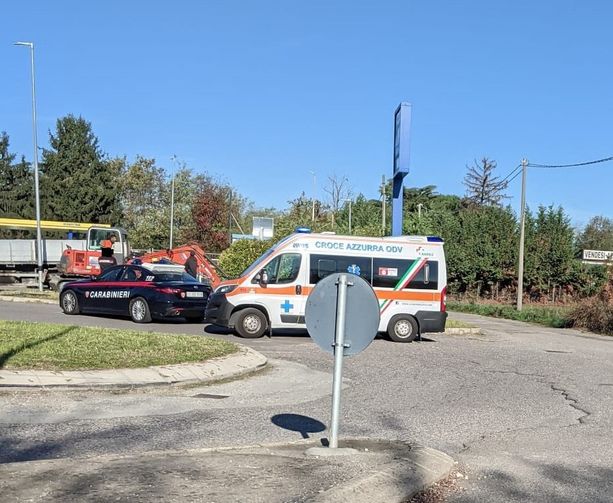 Ha perso molto sangue, ma è fuori pericolo il giovane raggiunto da colpi di arma da fuoco nei boschi del Basso Varesotto Ha perso molto sangue, ma è fuori pericolo il giovane raggiunto da colpi di arma da fuoco nei boschi del Basso Varesotto