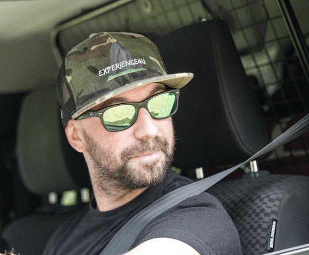 Storie di Orgoglio Astigiano. Lorenzo: “Ho lasciato il lavoro per dedicarmi al territorio. Oggi? Organizzo tour in e-bike tra le nostre colline, per dire a tutti che viviamo in un posto bellissimo”