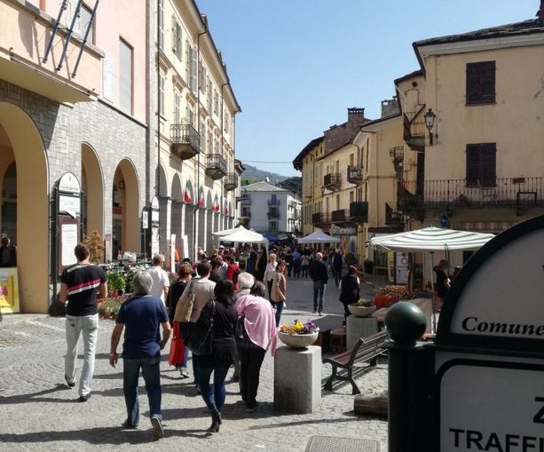Hobbisti e artigiani s’impadroniscono per due giorni del centro di Torre Pellice