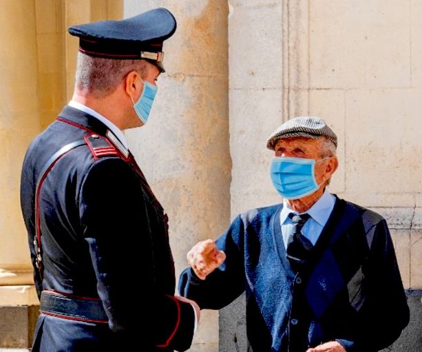 Cambiano le regole per i Comuni in zona rossa: dalla mezzanotte è in vigore il “Dpcm Draghi”