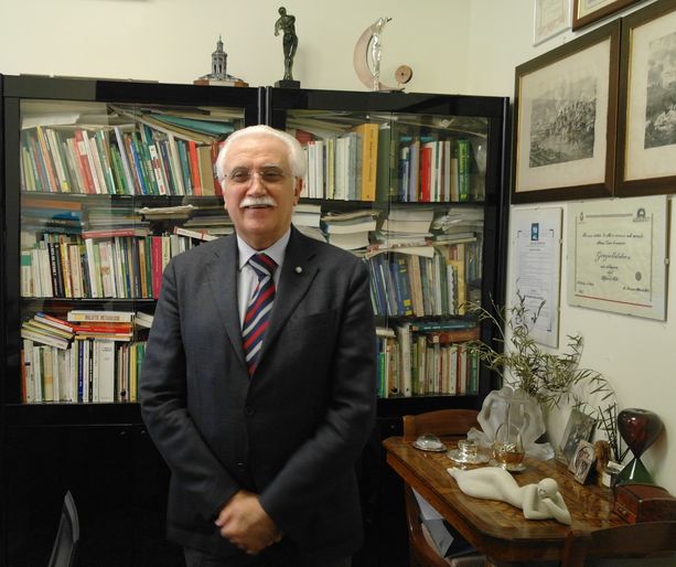 Truffe online, continuano le indagini sull'utilizzo improprio dell'immagine del professor Calabrese