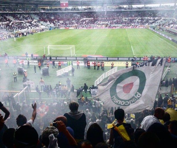 Niente tampone, allo stadio solo con il super Green Pass: rivolta dei tifosi di Juve e Toro