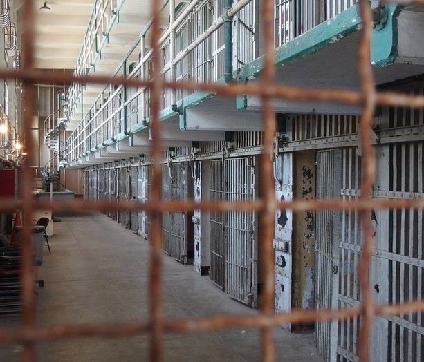 Tenta di togliersi la vita in carcere: detenuto salvato dall'intervento di un poliziotto penitenziario