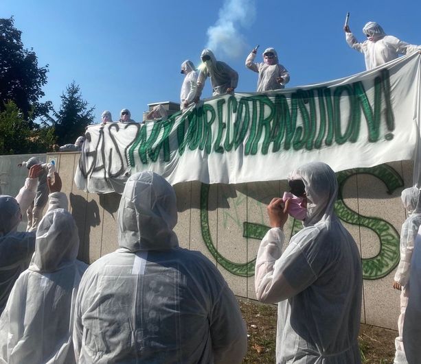 &quot;Colpito il sistema responsabile della crisi climatica e sociale&quot;: il Climate Social Camp rivendica le azioni di ieri