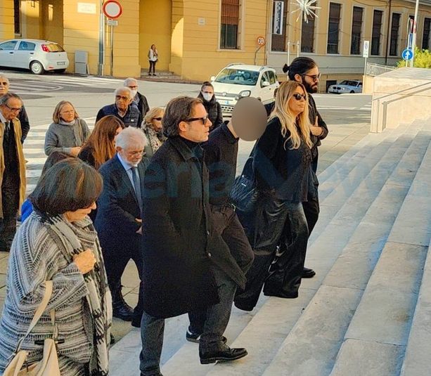 Imperia, al Duomo di Porto Maurizio il funerale di Nadia Agen, mamma della star televisiva Selvaggia Lucarelli Imperia, al Duomo di Porto Maurizio il funerale di Nadia Agen, mamma della star televisiva Selvaggia Lucarelli