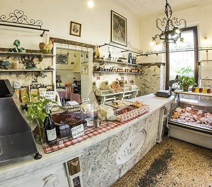 Pegli, rinasce a fine mese l’Antica Polleria Parodi di via Pallavicini Pegli, rinasce a fine mese l’Antica Polleria Parodi di via Pallavicini