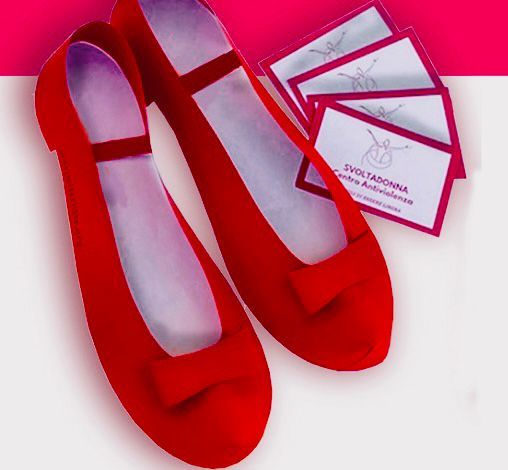 Scarpette rosse e presidi informativi: le iniziative di SvoltaDonna per il 25 novembre