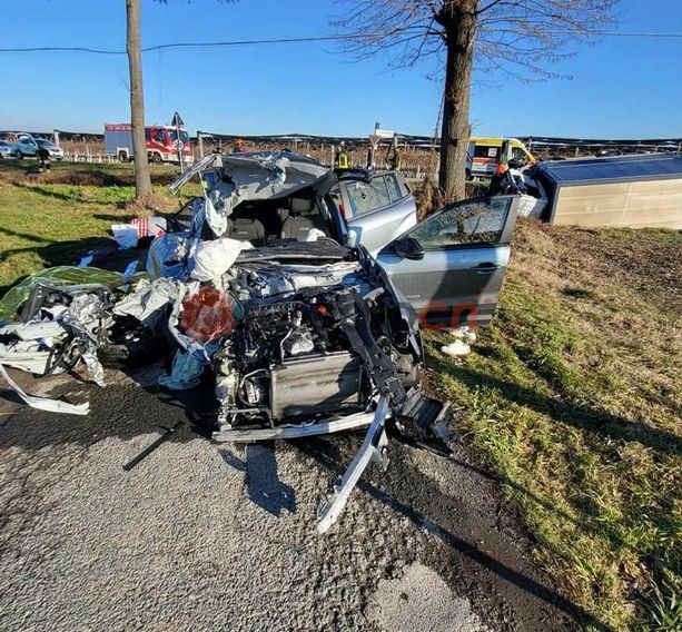 Ancora sconosciuta l'identità dei due giovanissimi morti ieri sulla Provinciale 156 a Savigliano Ancora sconosciuta l'identità dei due giovanissimi morti ieri sulla Provinciale 156 a Savigliano