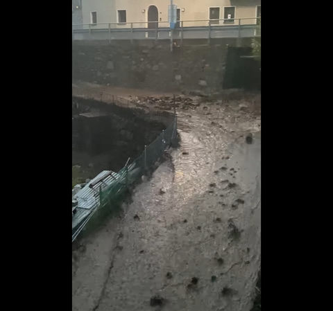 Maltempo in Canton Ticino: frane e allagamenti. Quattro persone evacuate