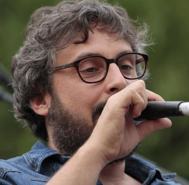 Esce ‘La vita com’è’, brano inedito di Brunori Sas che accompagna il film ‘Il più bel secolo della mia vita’