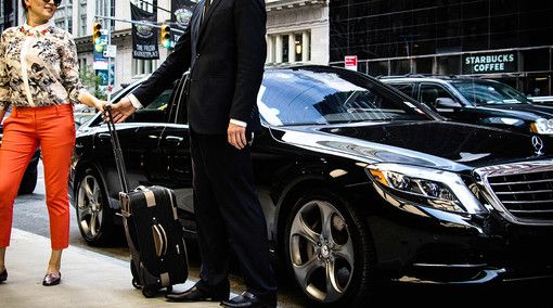 È incostituzionale vietare nuove licenze per il servizio di noleggio con conducente